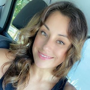 Meet your Posher, Claudia